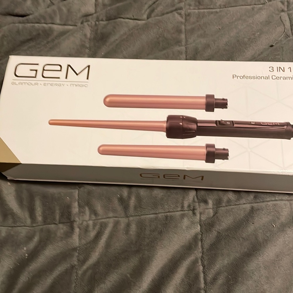 Never used curling iron